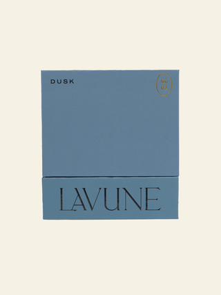 Lavune N˚02 Dusk Candle | Black Tea & White Florals