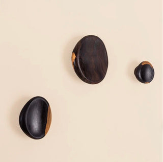 Droplet shaped wall hooks
