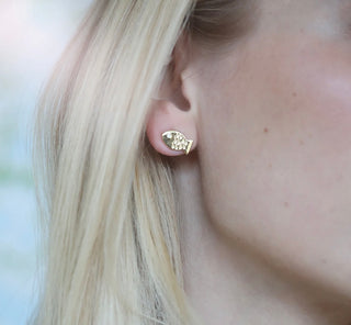 Asha Mini Fish Stud