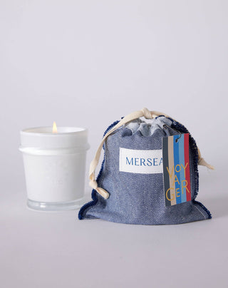 Voyager candle with scents of pepper | citrus | moss