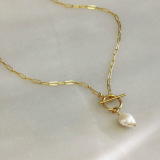 The Silver Wren Pia Toggle & Pearl Necklace: Gold / 16 inch