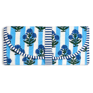 Cotton printed quilted jewelry roll by Amelia Rose Dimensions open=15" L x 9" W Dimensions rolled=4" L x9" W and 1" in thickness Pocket dimensions=3.5" L x 9" W